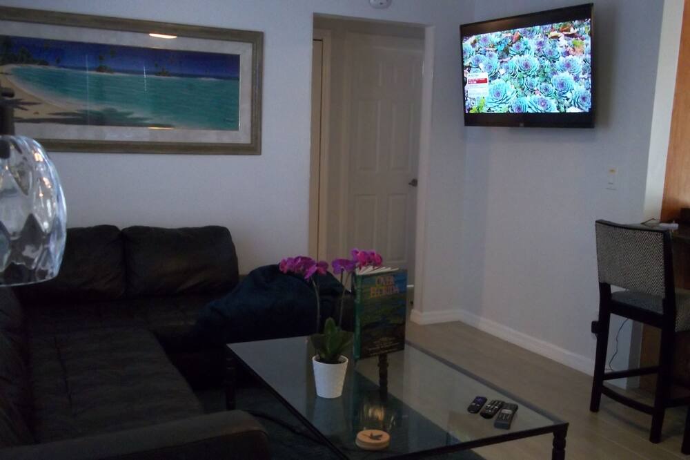 Photo of Livingroom in Riviera Beach