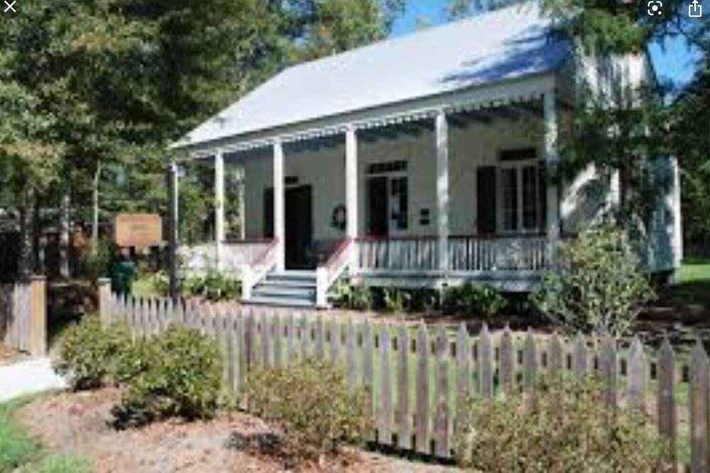 Photo of Others in Mandeville