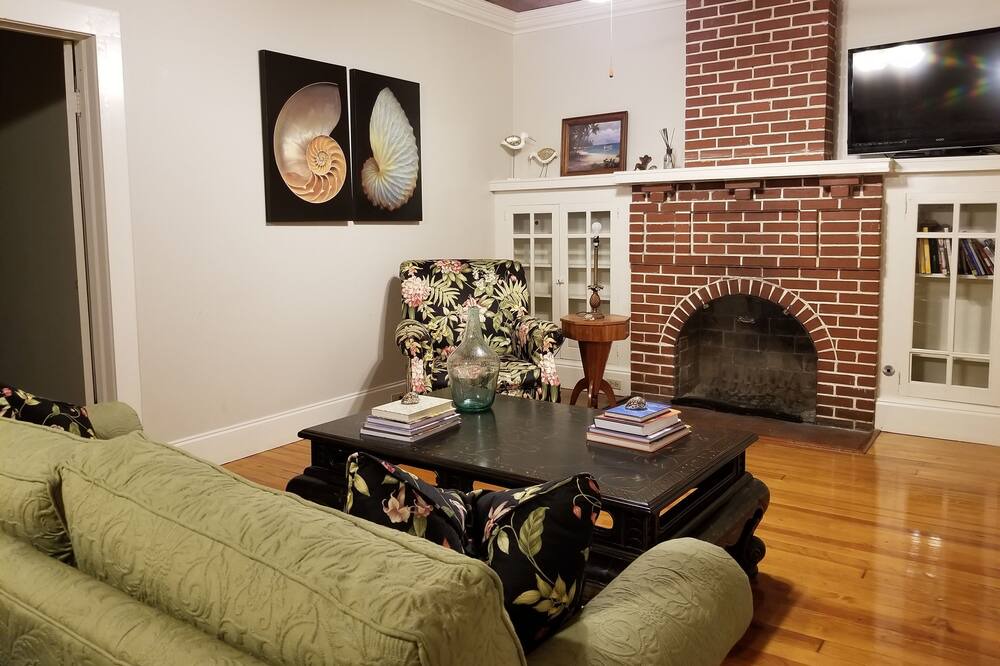 Photo of Livingroom in Mandeville