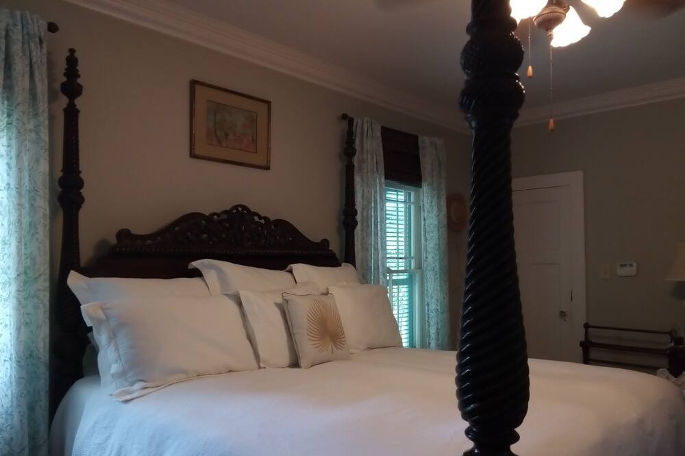 Photo of Bedroom in Mandeville