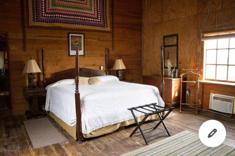 Photo of Bedroom in Clarksdale