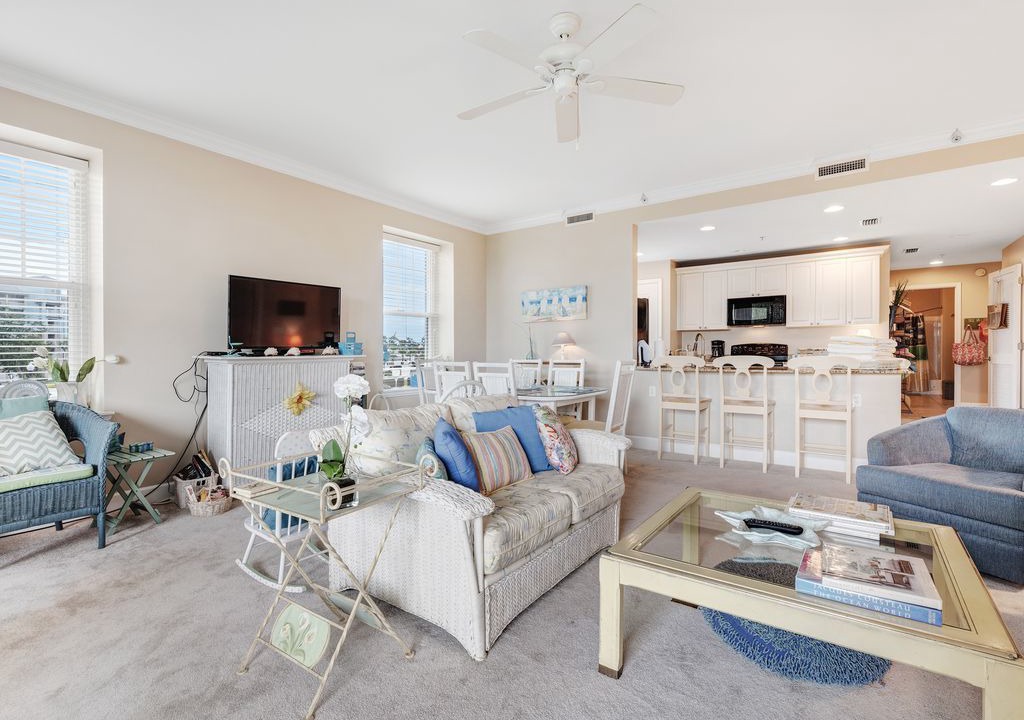 Photo of Livingroom in Upper Grand Lagoon