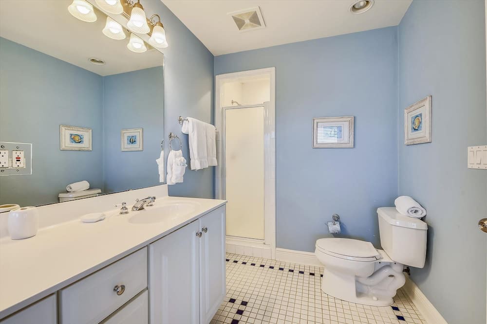 Photo of Bathroom in Plantation