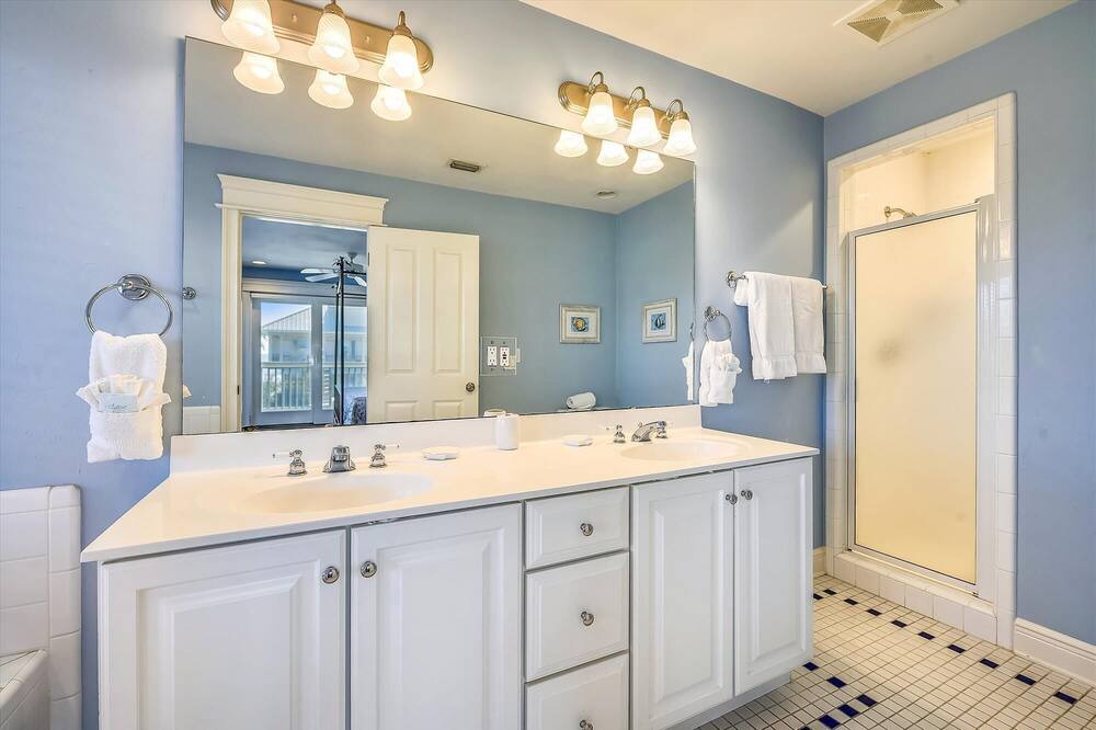 Photo of Bathroom in Plantation