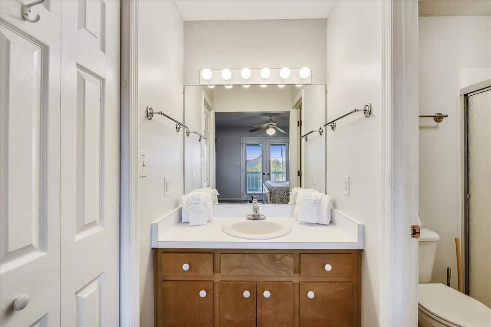 Photo of Bathroom in East End