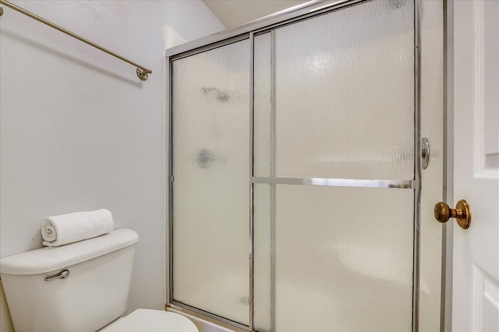 Photo of Bathroom in East End