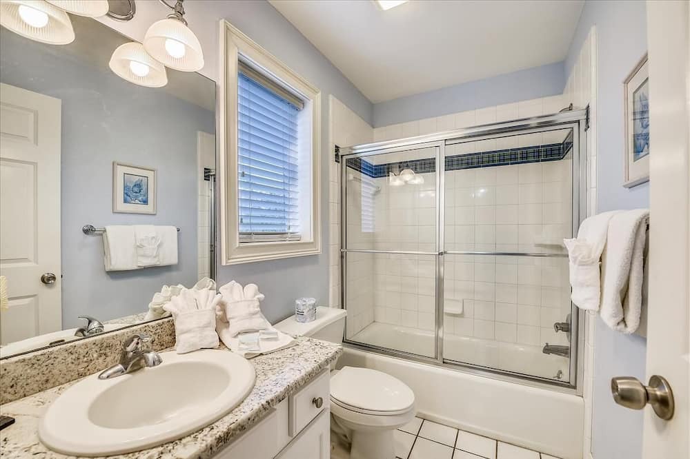 Photo of Bathroom in Treasure Beach Village