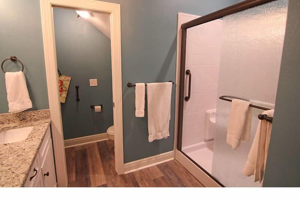 Photo of Bathroom in Sea Palm Village