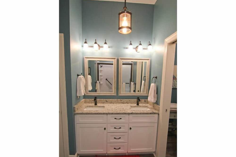 Photo of Bathroom in Sea Palm Village