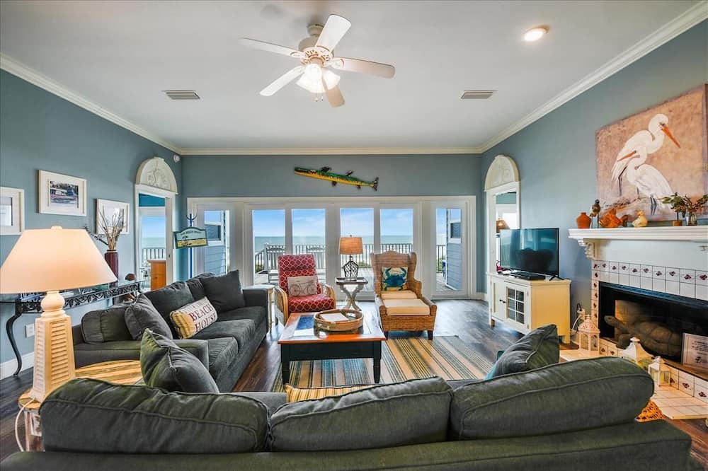Photo of Livingroom in Sea Palm Village