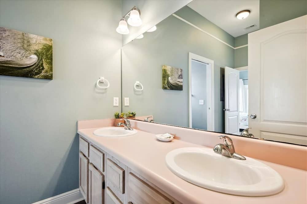 Photo of Bathroom in Sea Palm Village