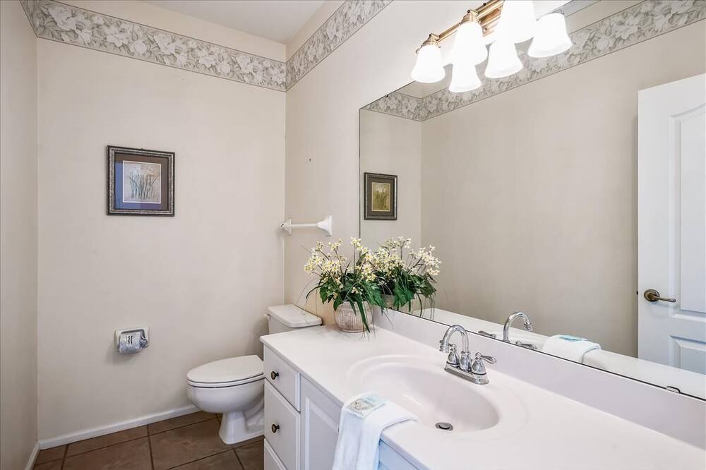 Photo of Bathroom in Plantation