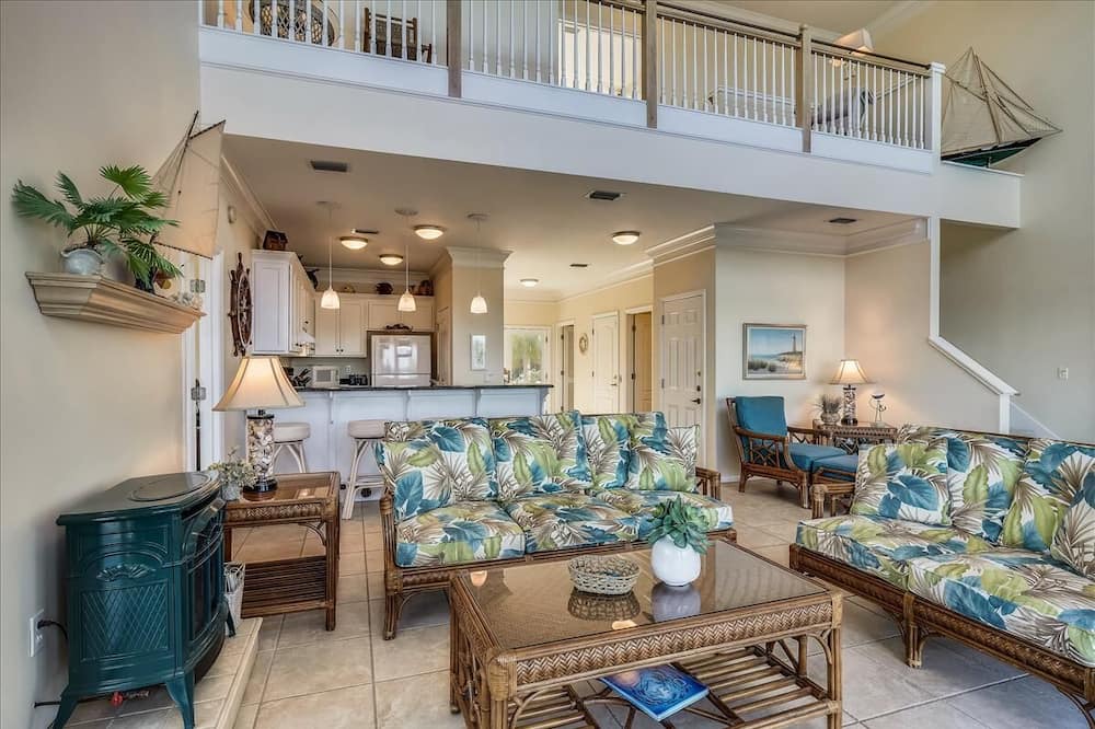 Photo of Livingroom in Plantation