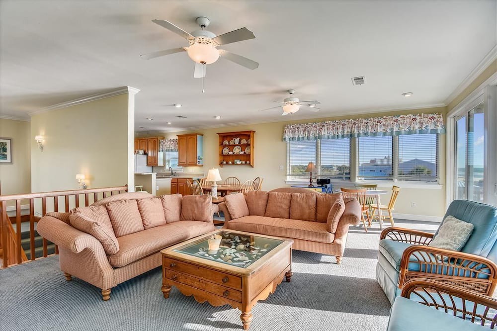Photo of Livingroom in Sea Palm Village