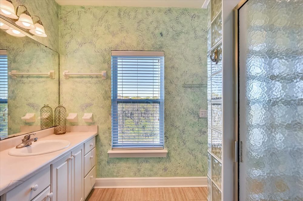 Photo of Bathroom in Sea Palm Village