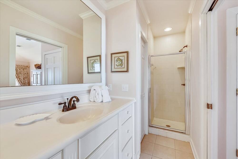 Photo of Bathroom in Plantation