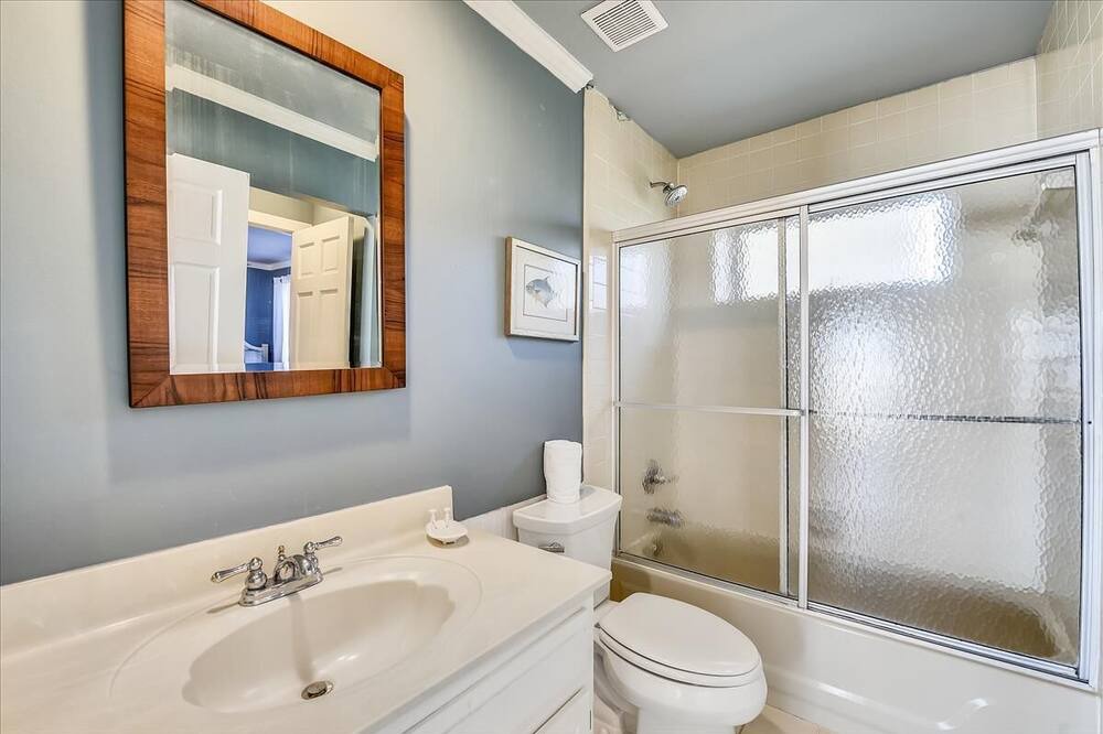 Photo of Bathroom in Plantation
