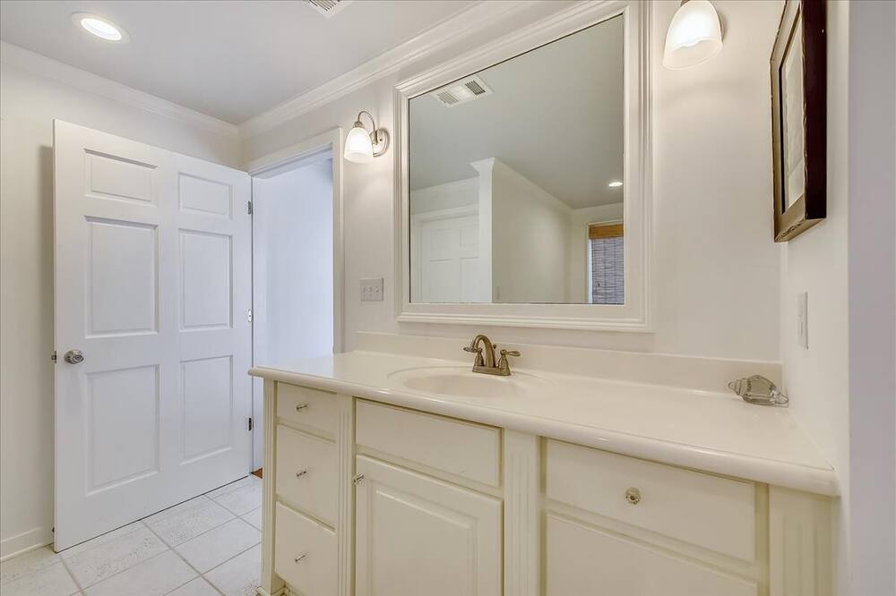 Photo of Bathroom in Plantation