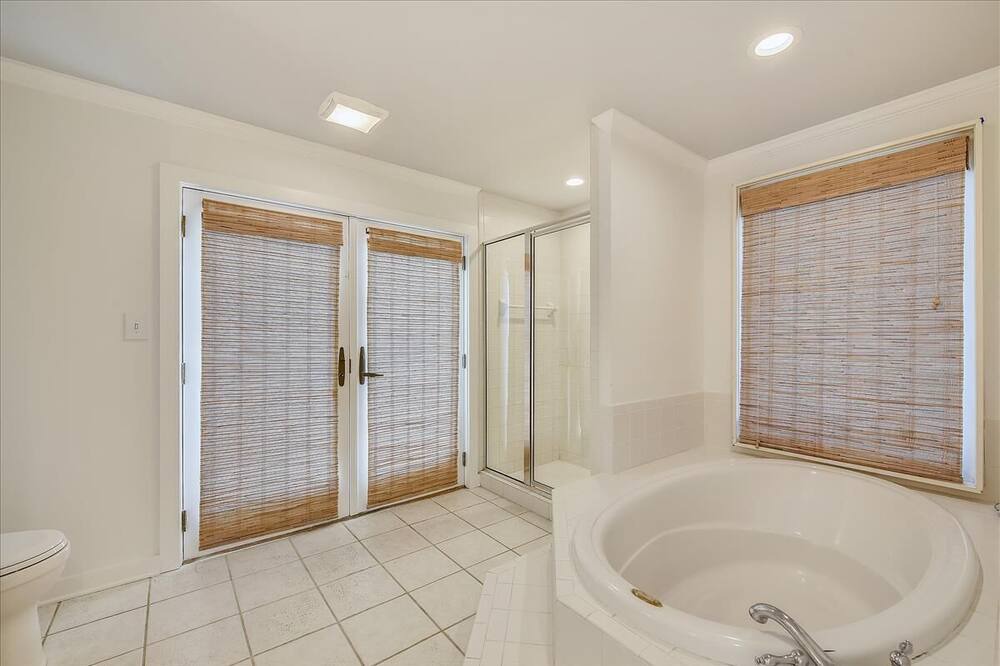 Photo of Bathroom in Plantation