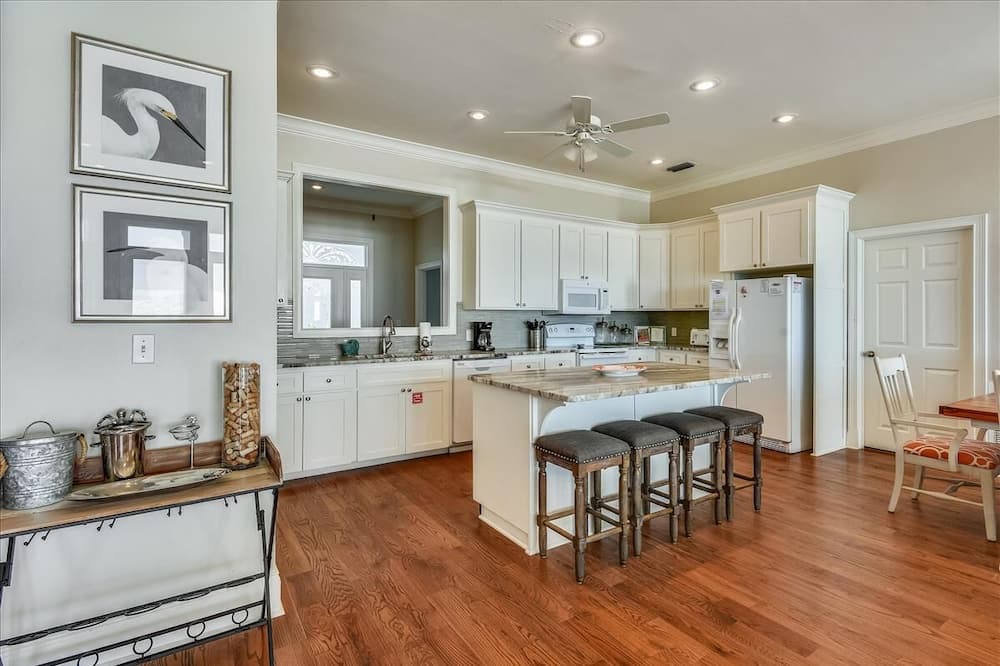 Photo of Kitchen in Sea Palm Village