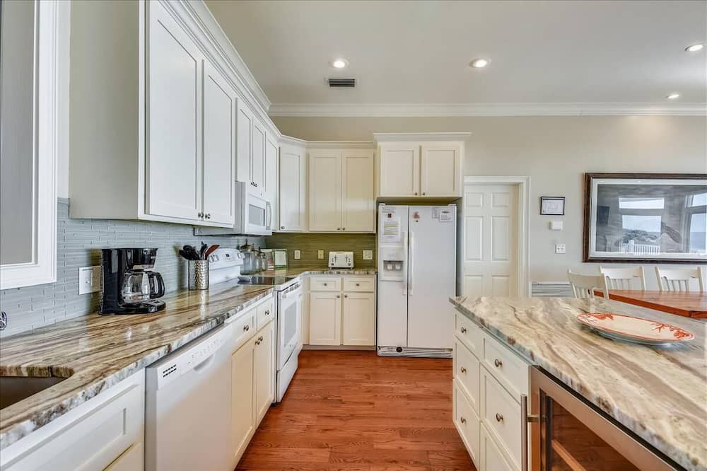 Photo of Kitchen in Sea Palm Village