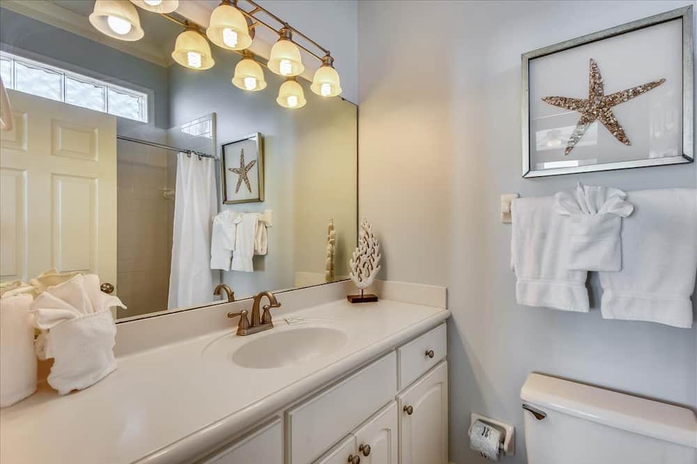 Photo of Bathroom in Sea Palm Village