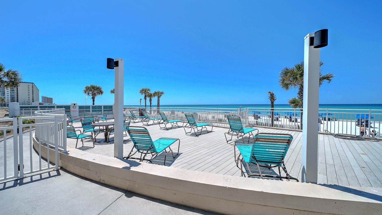 Photo of Patio Balcony in Crescent Beach
