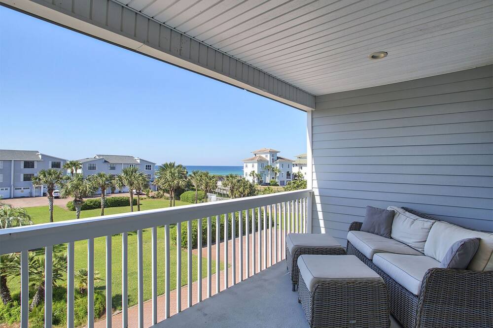 Photo of Patio Balcony in Santa Rosa Beach