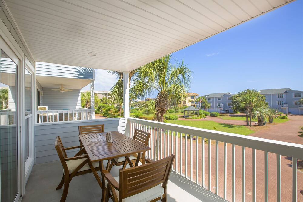 Photo of Patio Balcony in Santa Rosa Beach