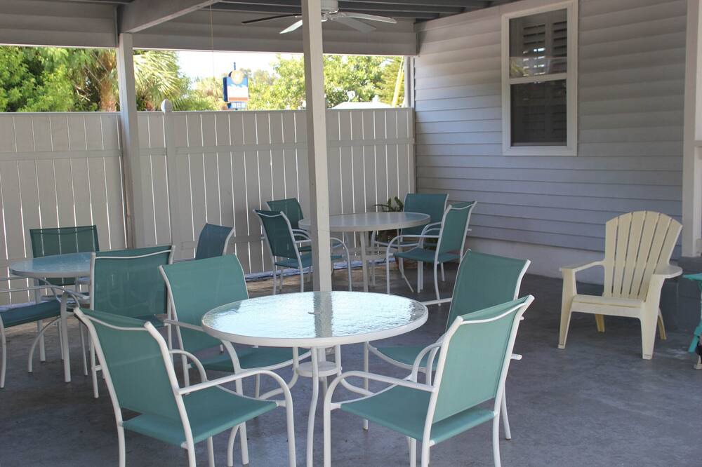 Photo of Patio Balcony in Treasure Island