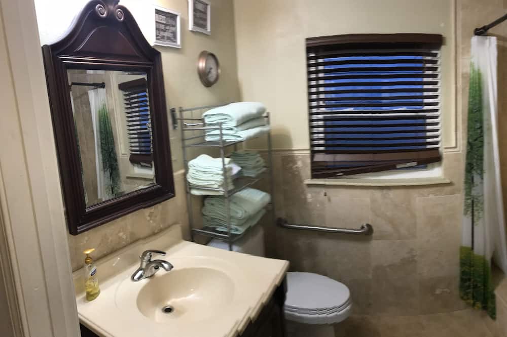 Photo of Bathroom in Algiers Point