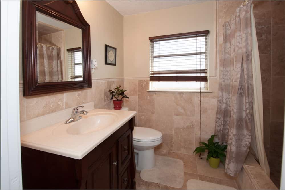Photo of Bathroom in Algiers Point