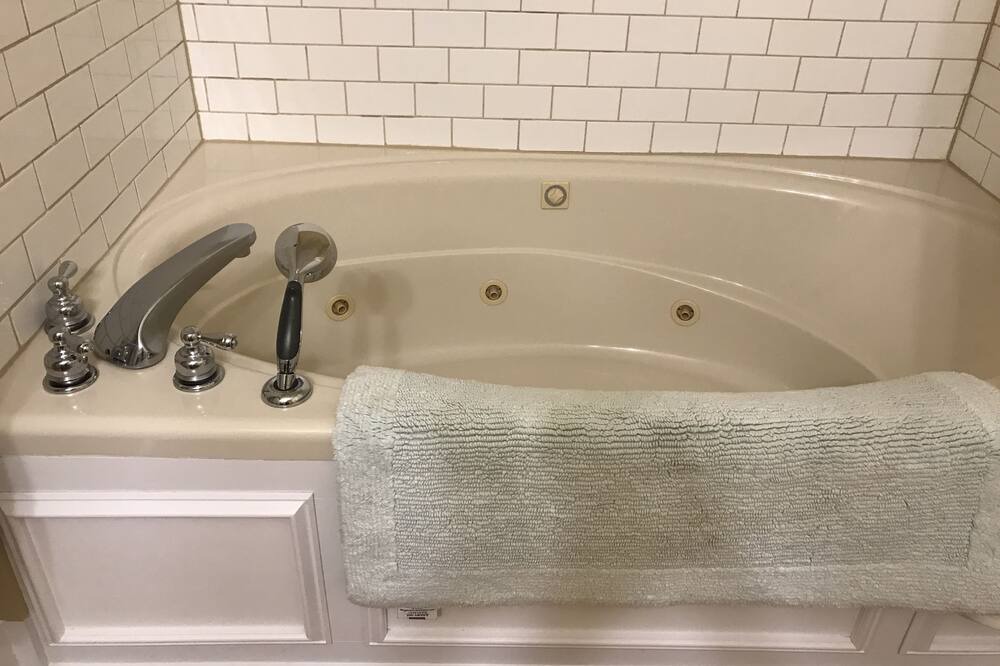 Photo of Bathroom in Alcorn State