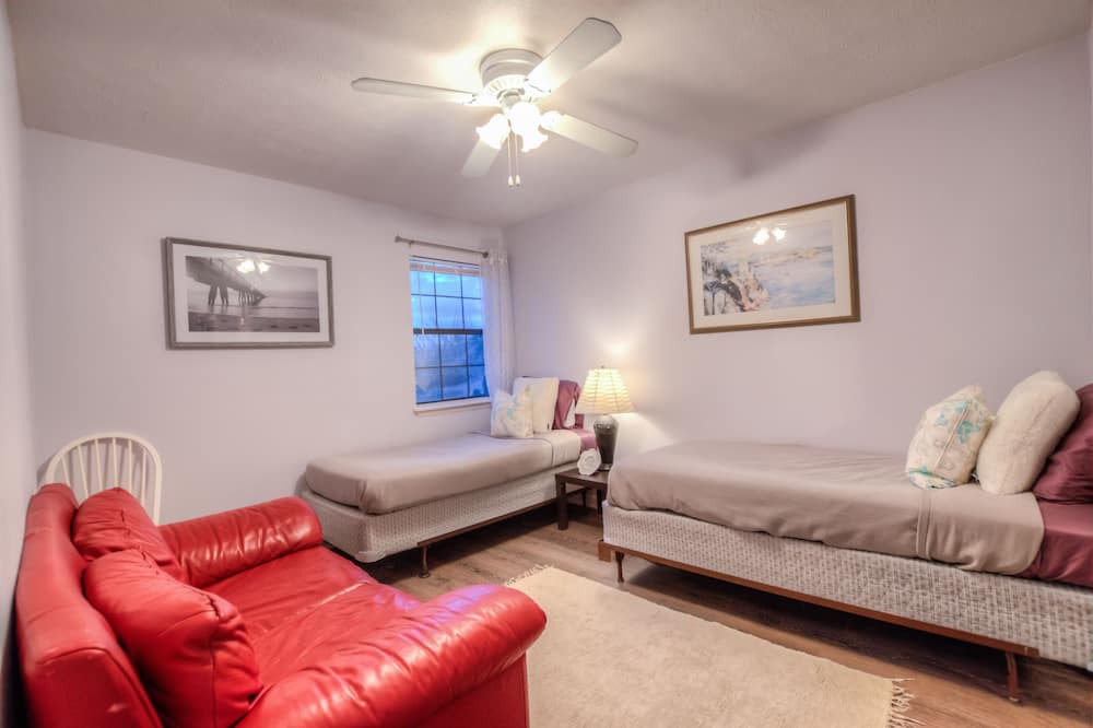 Photo of Bedroom in El Centro Beach