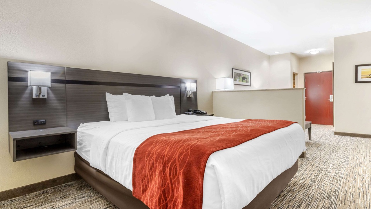 Photo of Bedroom in Orange