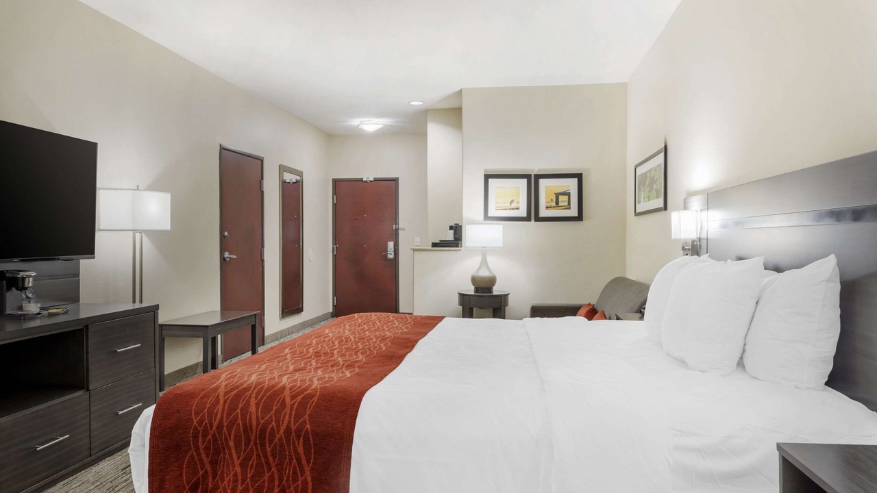 Photo of Bedroom in Orange