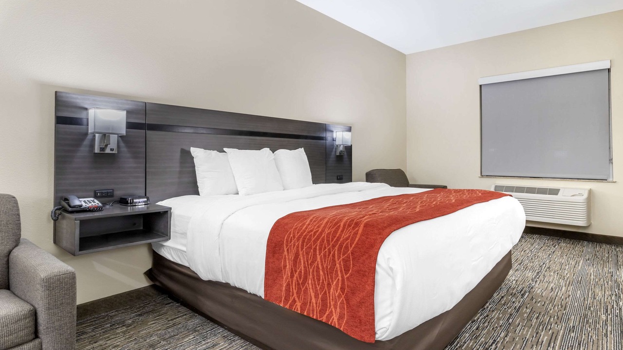 Photo of Bedroom in Orange