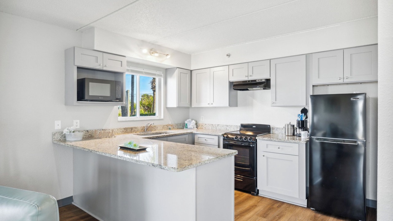 Photo of Kitchen in Laguna Beach Estates