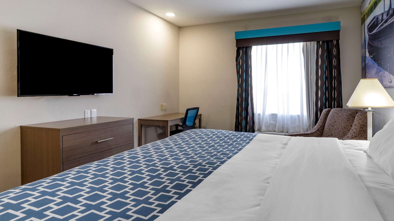 Photo of Bedroom in Sulphur