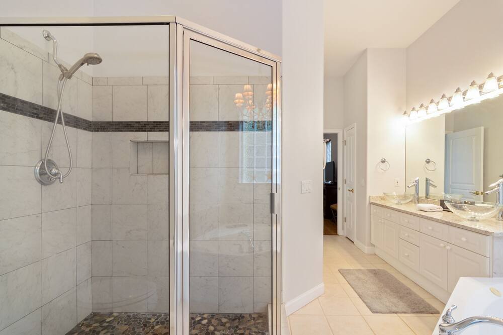 Photo of Bathroom in Emerald Waters Village