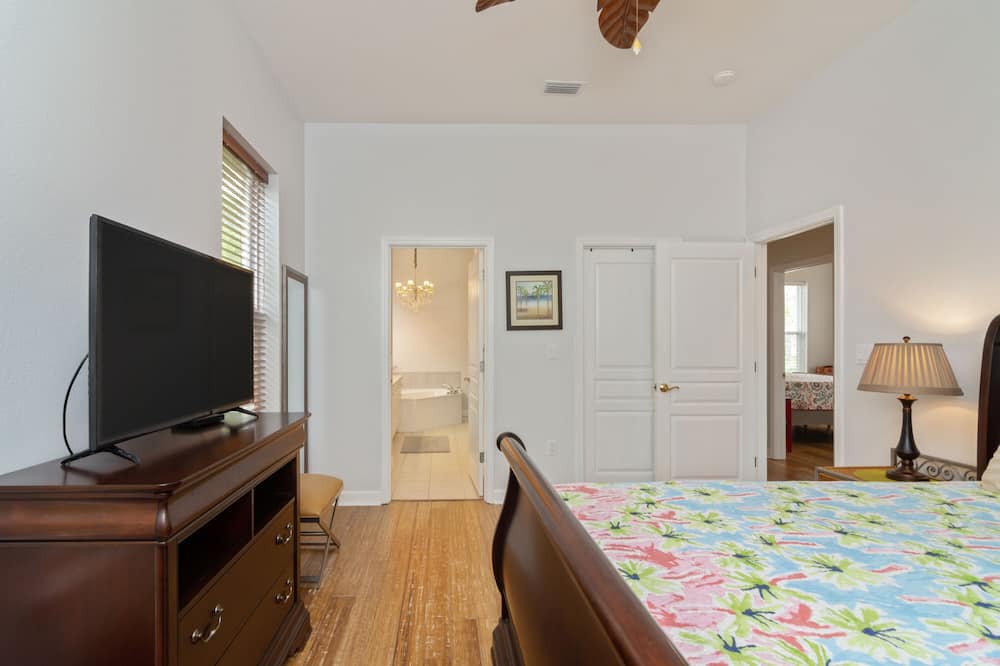 Photo of Bedroom in Emerald Waters Village