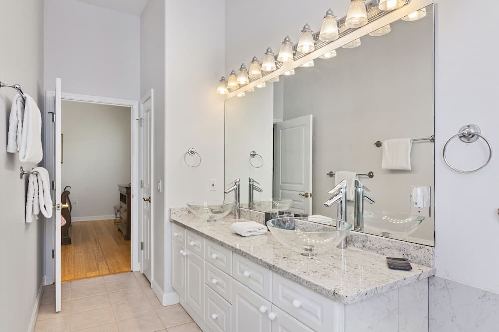 Photo of Bathroom in Emerald Waters Village
