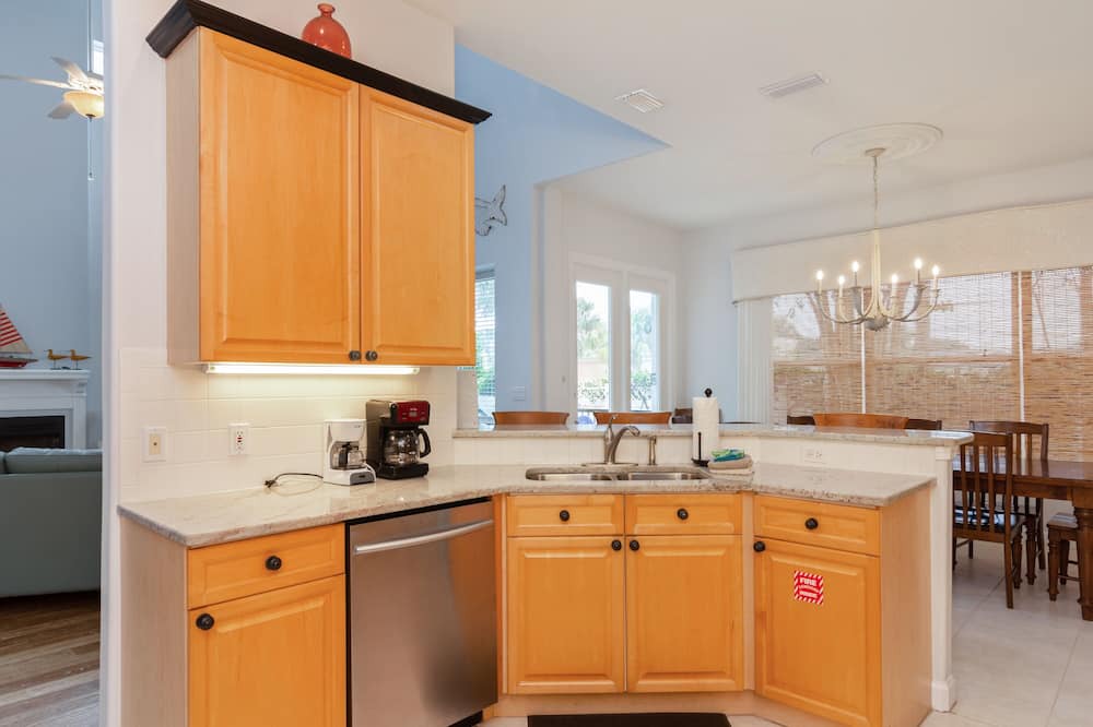 Photo of Kitchen in Emerald Waters Village