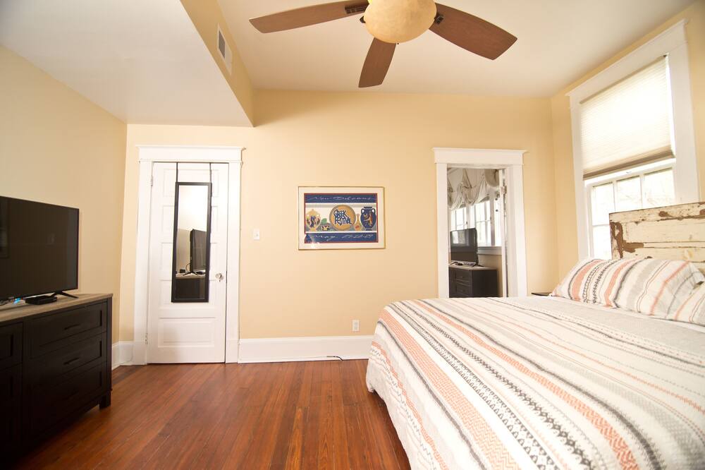 Photo of Bedroom in Broadmoor