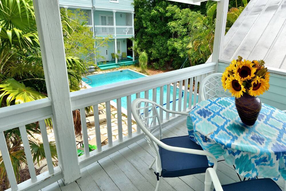 Photo of Patio Balcony in White Street Gallery District