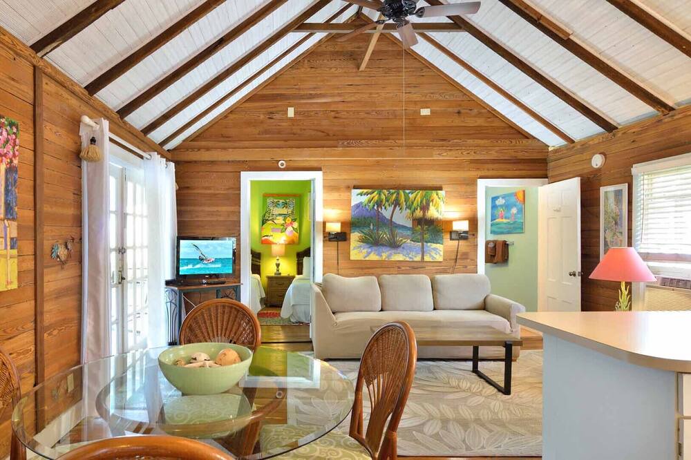 Photo of Livingroom in White Street Gallery District