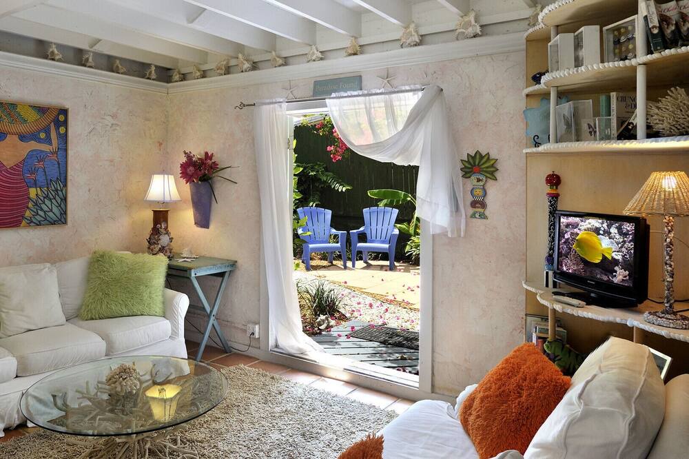 Photo of Livingroom in White Street Gallery District