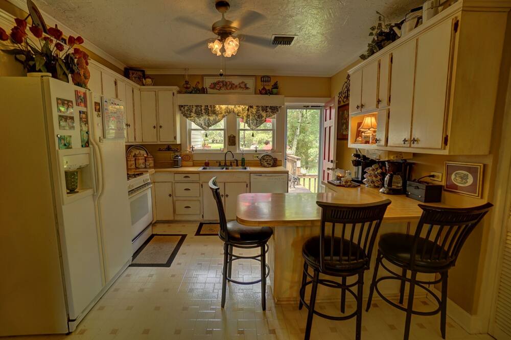 Photo of Kitchen in Abbeville
