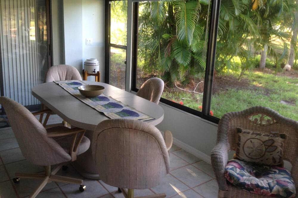 Photo of Bedroom in Plantation