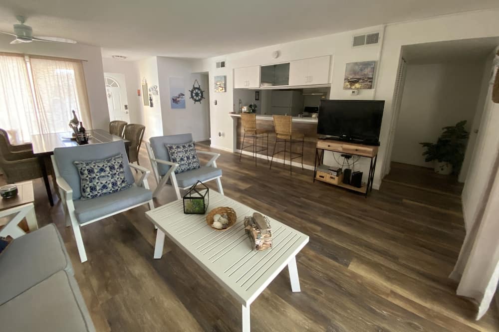 Photo of Livingroom in Bayview